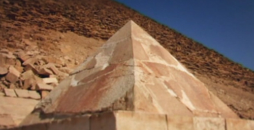 La révélation des pyramides le documentaire en carton
